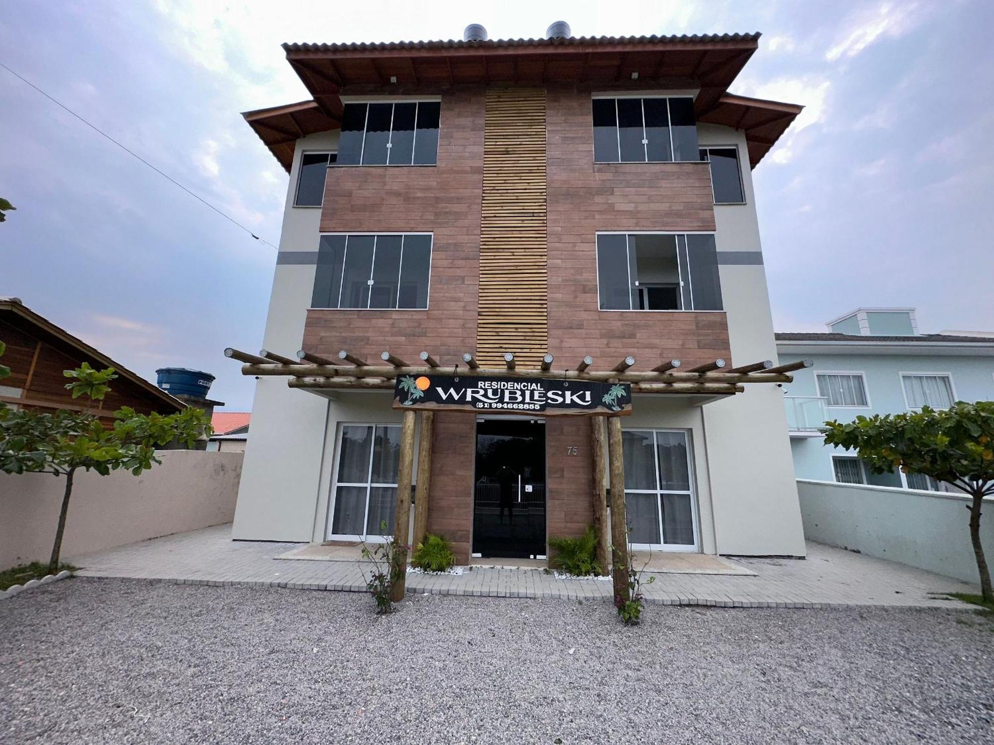 Residencial Wrubleski Sc Pinheira Exterior photo