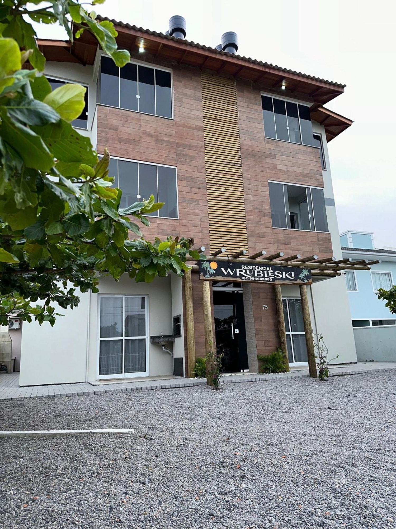 Residencial Wrubleski Sc Pinheira Exterior photo