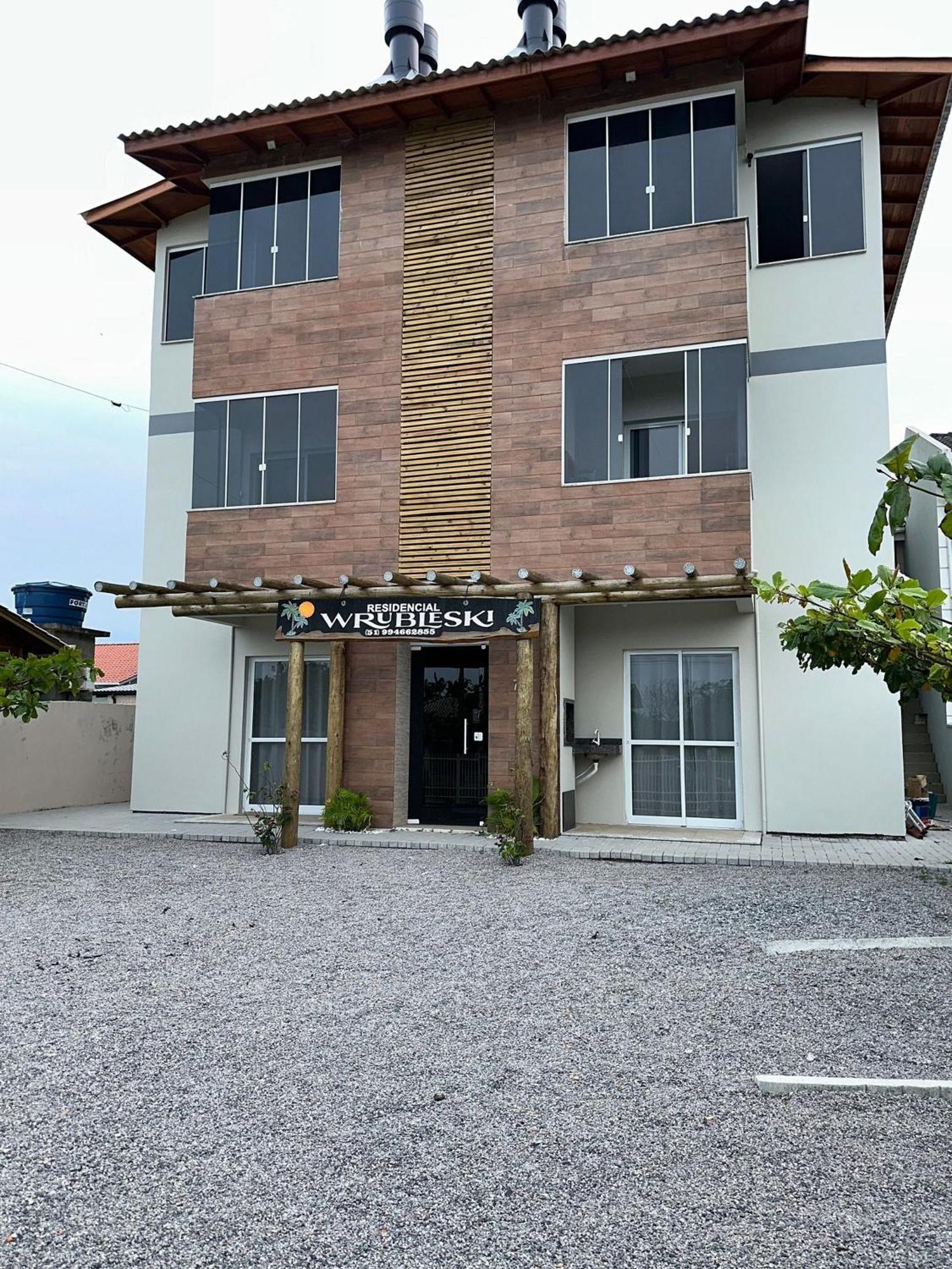 Residencial Wrubleski Sc Pinheira Exterior photo
