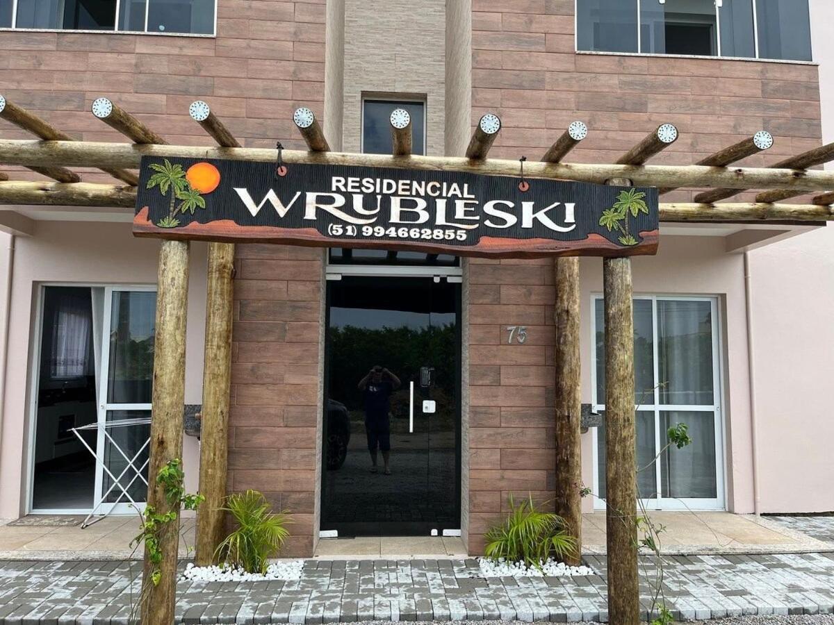 Residencial Wrubleski Sc Pinheira Exterior photo